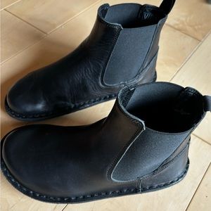 VIBAe Helsinki Black Leather Boots Women Size 37